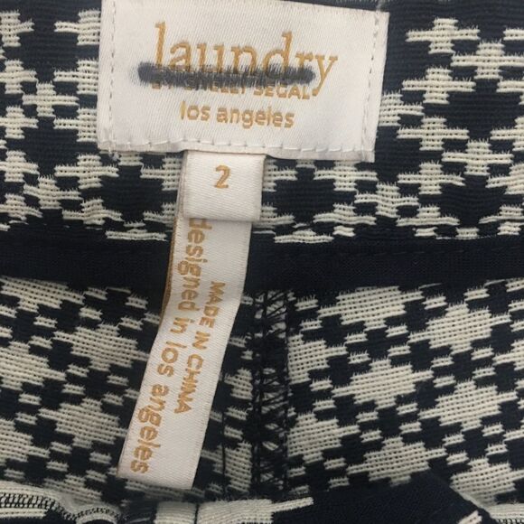 Laundry by Shelli Segal Geometric Jacquard Shorts - Picture 2 of 10